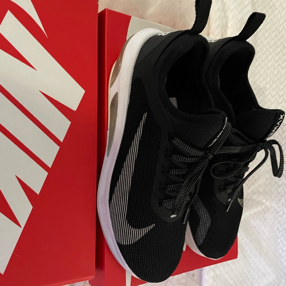 Men Size 9 Sneakers